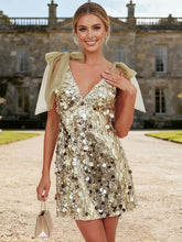 A Line/Princess Sleeveless Sequin Short-Length Homecoming Dresses with Bow