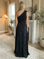 A Line/Princess Sleeveless One Shoulder Long Mother of the Bride Dresses with Bow
